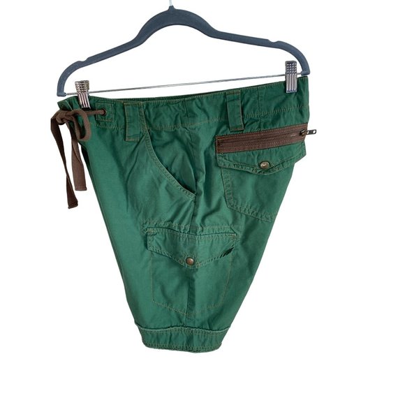 Cabi Women's 8 Green Cargo Bermuda Shorts 34x11”  Style #342 - Picture 4 of 11